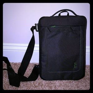 STM 11 in laptop jacket/sleeve UNISEX